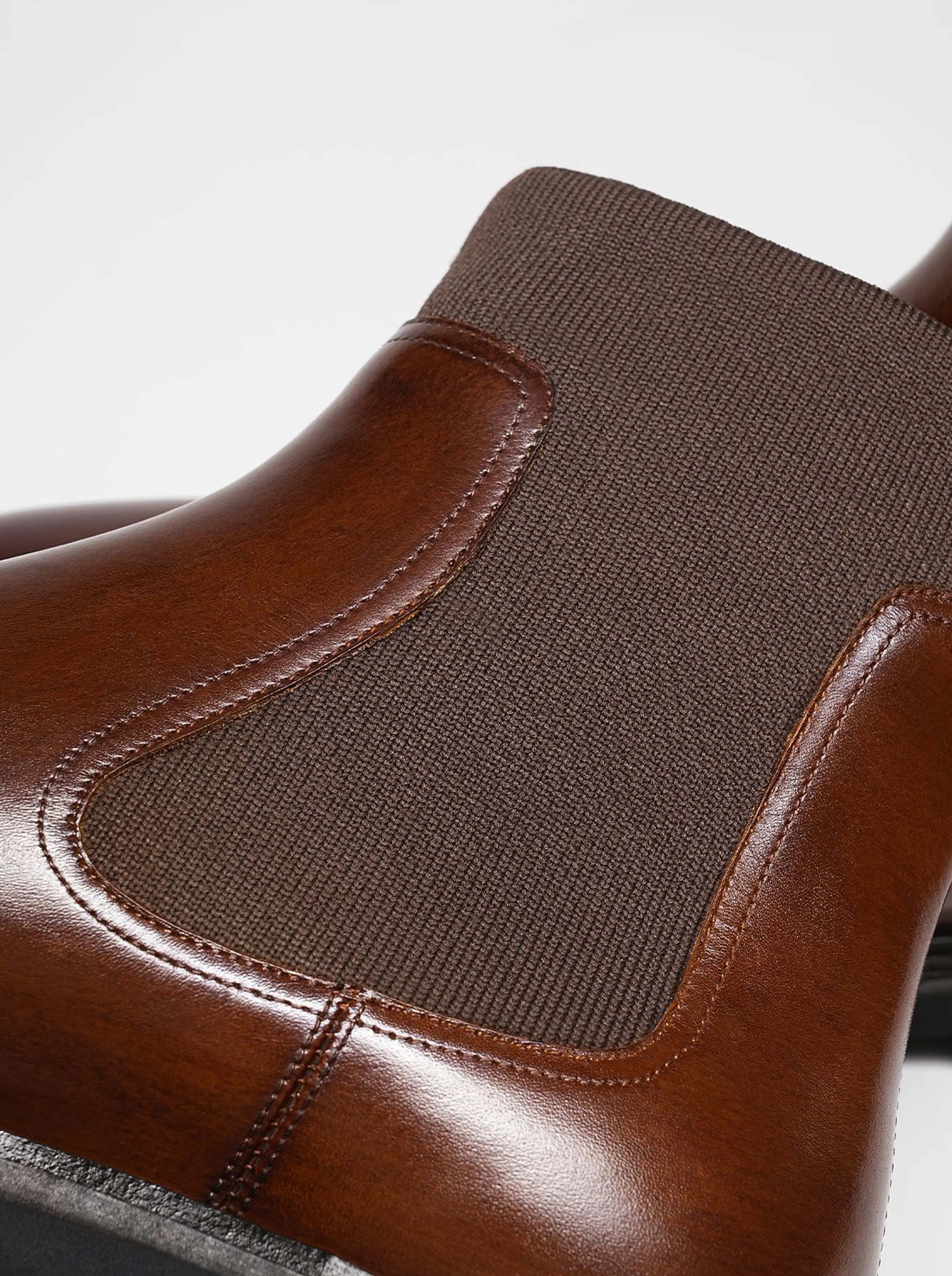 Ultra-Light Italian Leather Chelsea Boots - Image 7