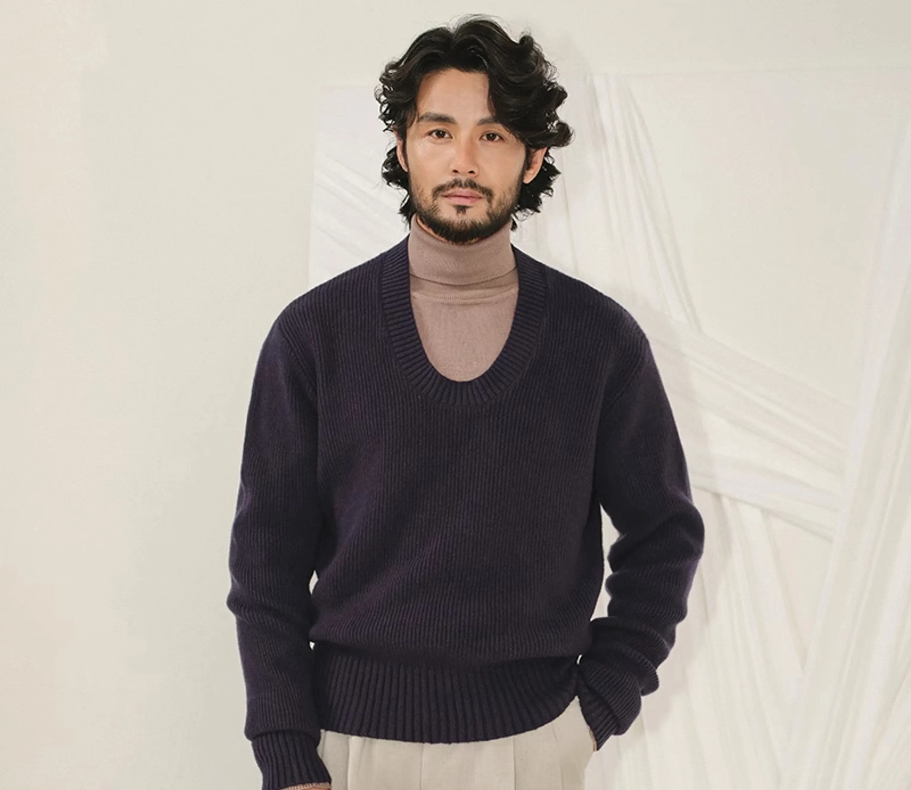 Unisex U-neck Knit Sweater