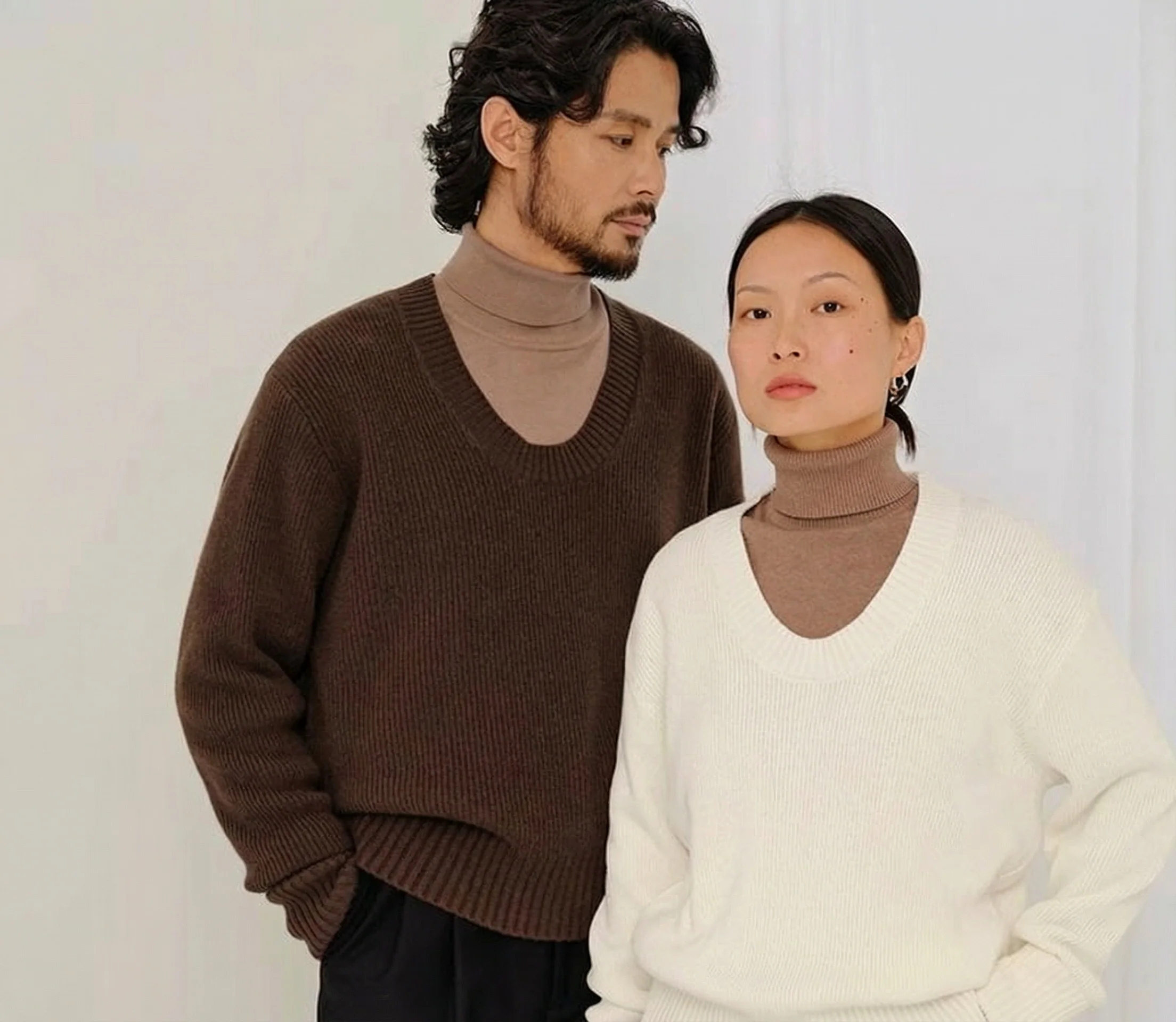Unisex U-neck Knit Sweater - Image 3