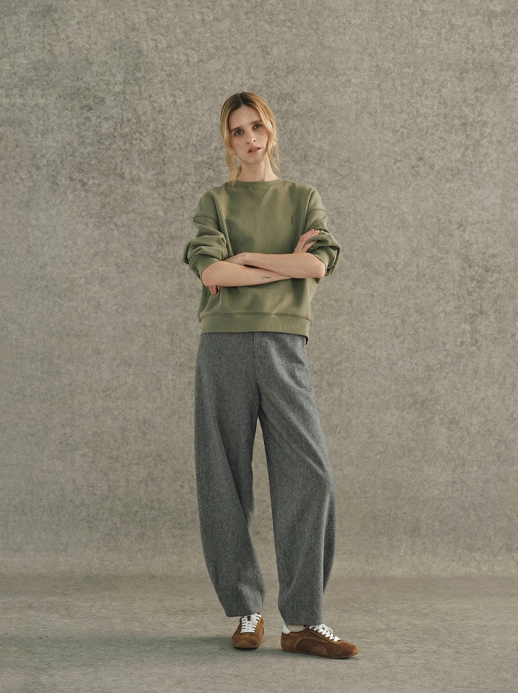 V-Insert Sweatshirt - Image 5