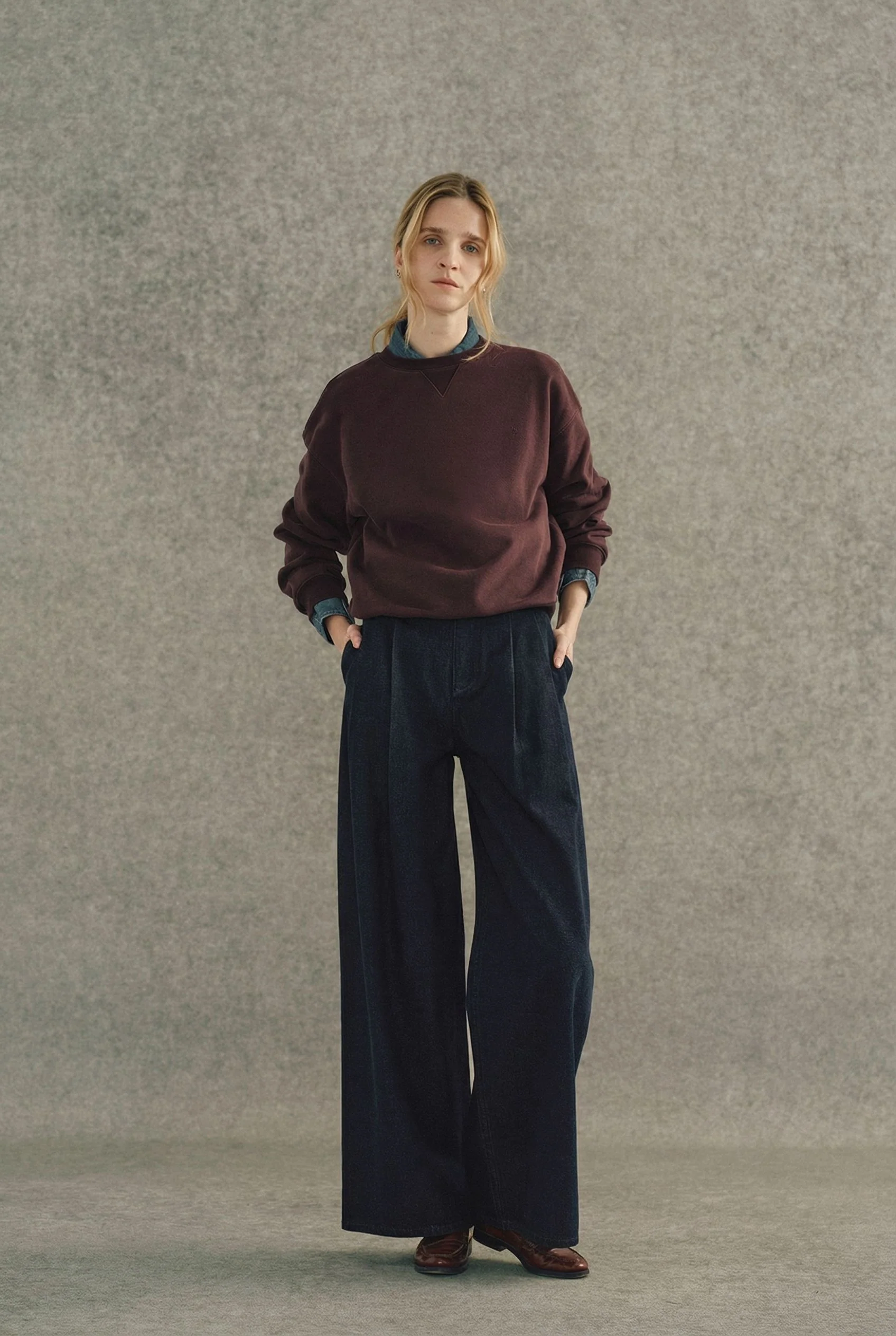 V-Insert Sweatshirt - Image 7