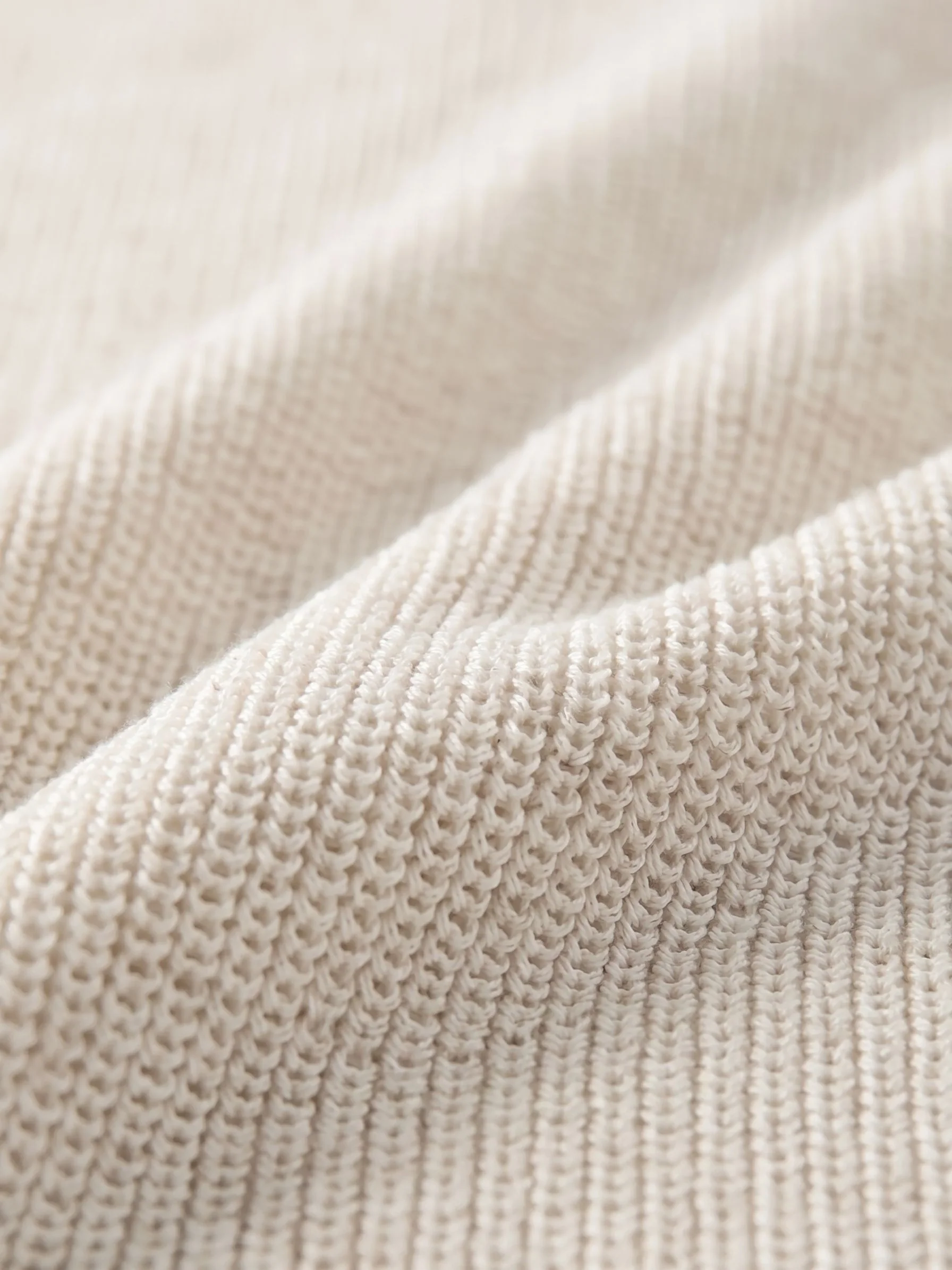 V-Neck Knit Tank - Image 3