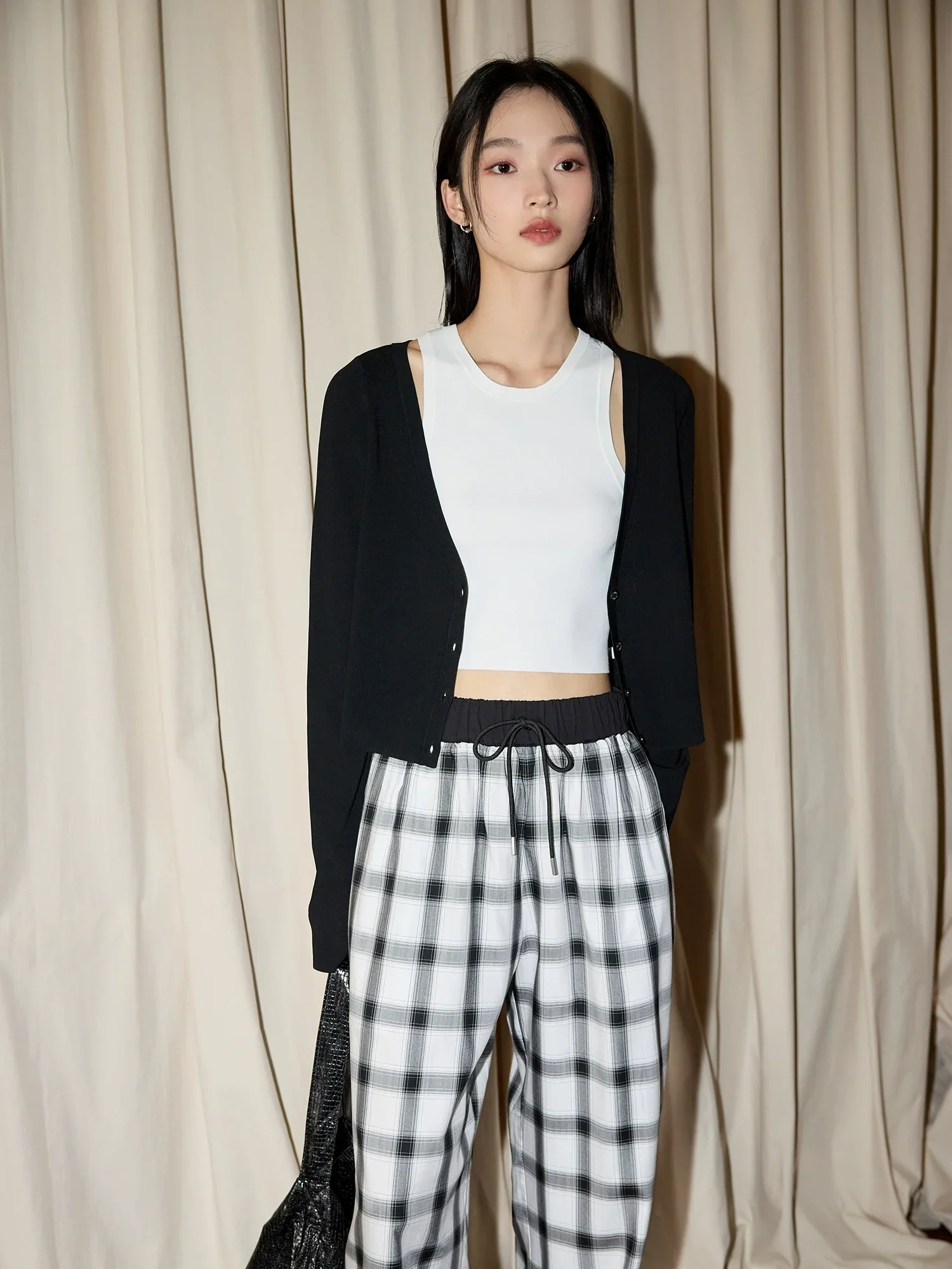 V-Neck Knitted Cardigan - Image 4