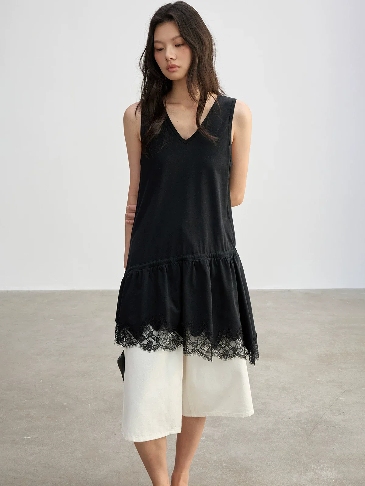 V-Neck Lace Tunic - Image 2