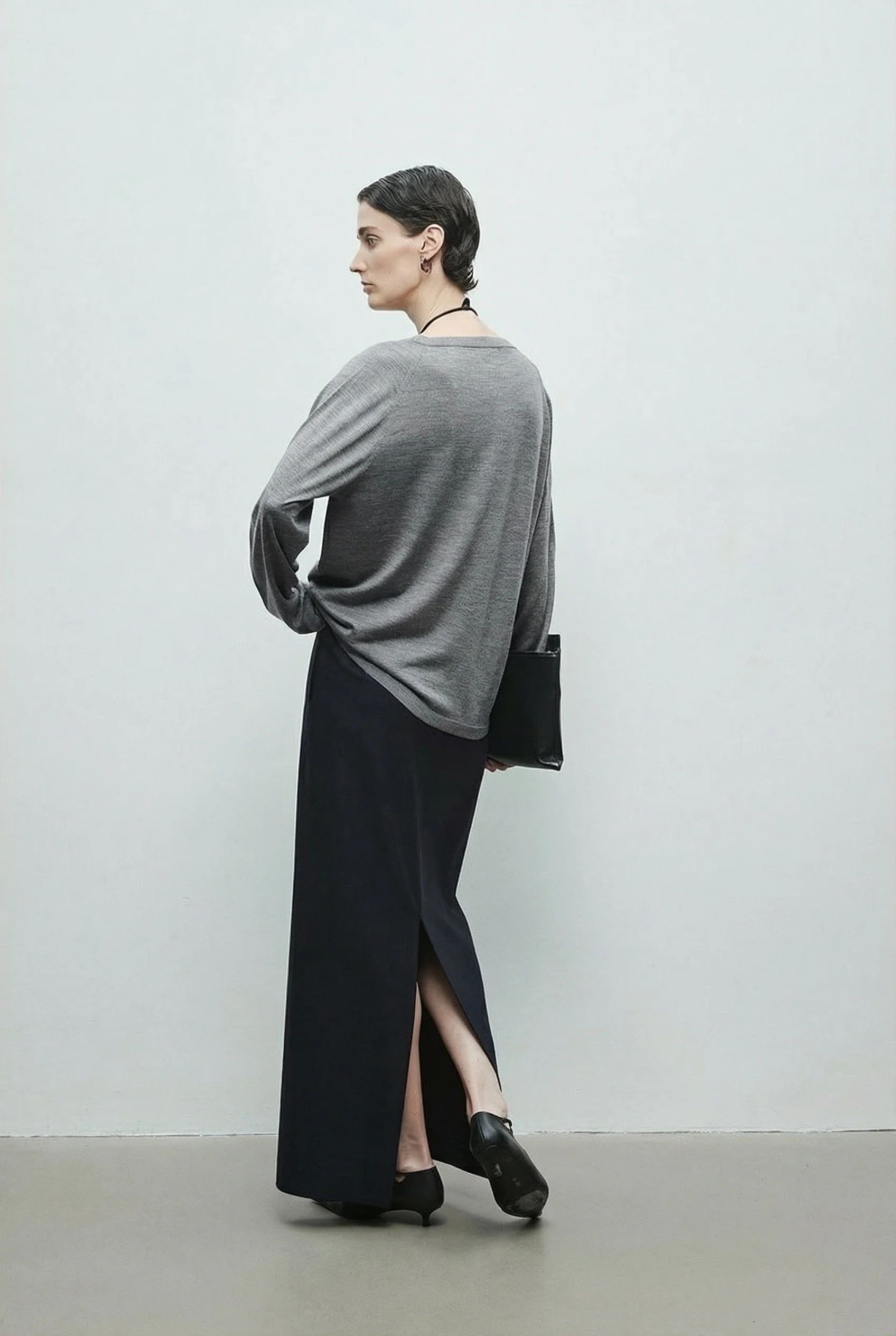 V-neck Sweater and Shorts Set - Image 5