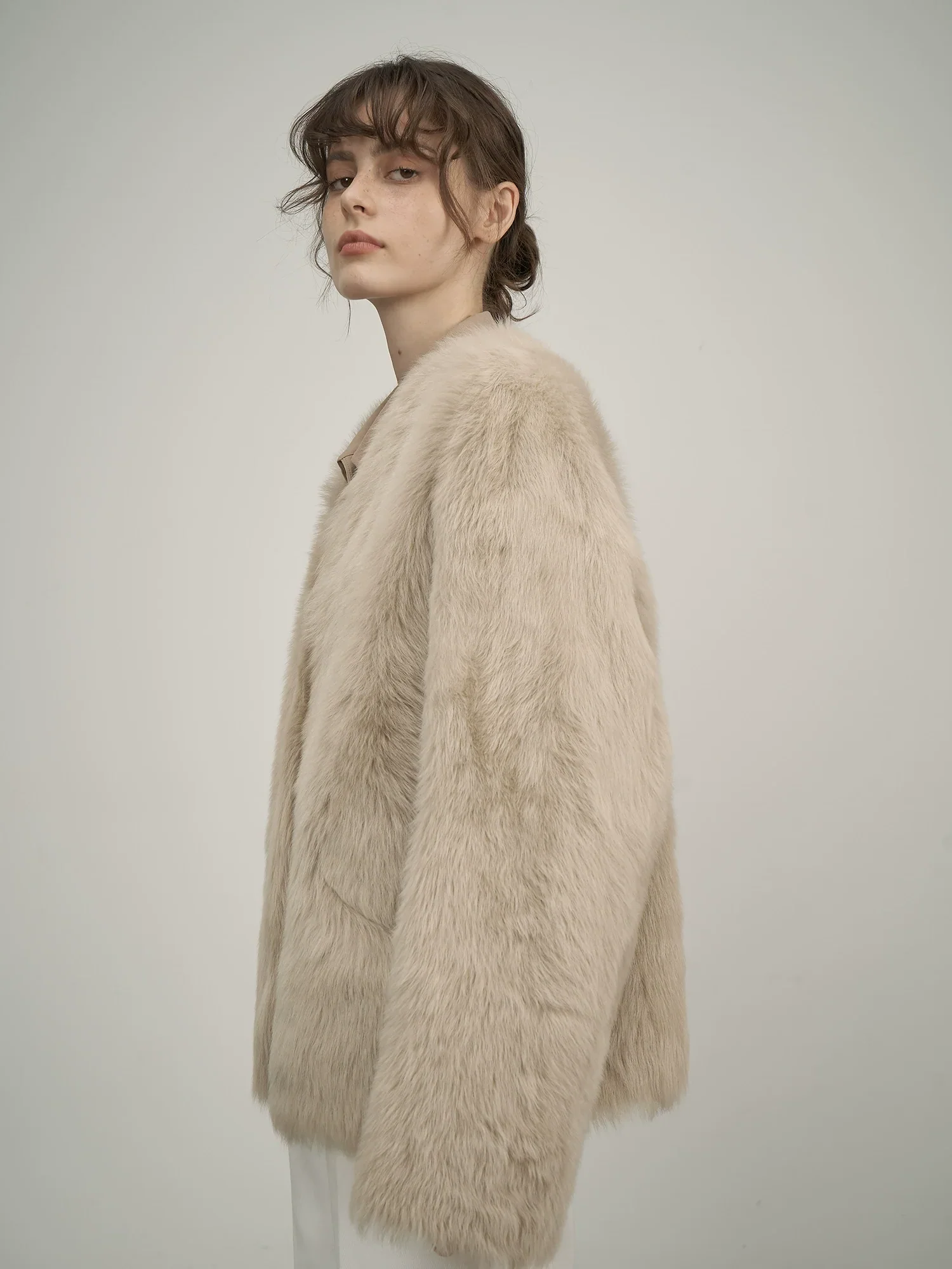 V‑Neck Toscana Shearling Jacket - Image 2