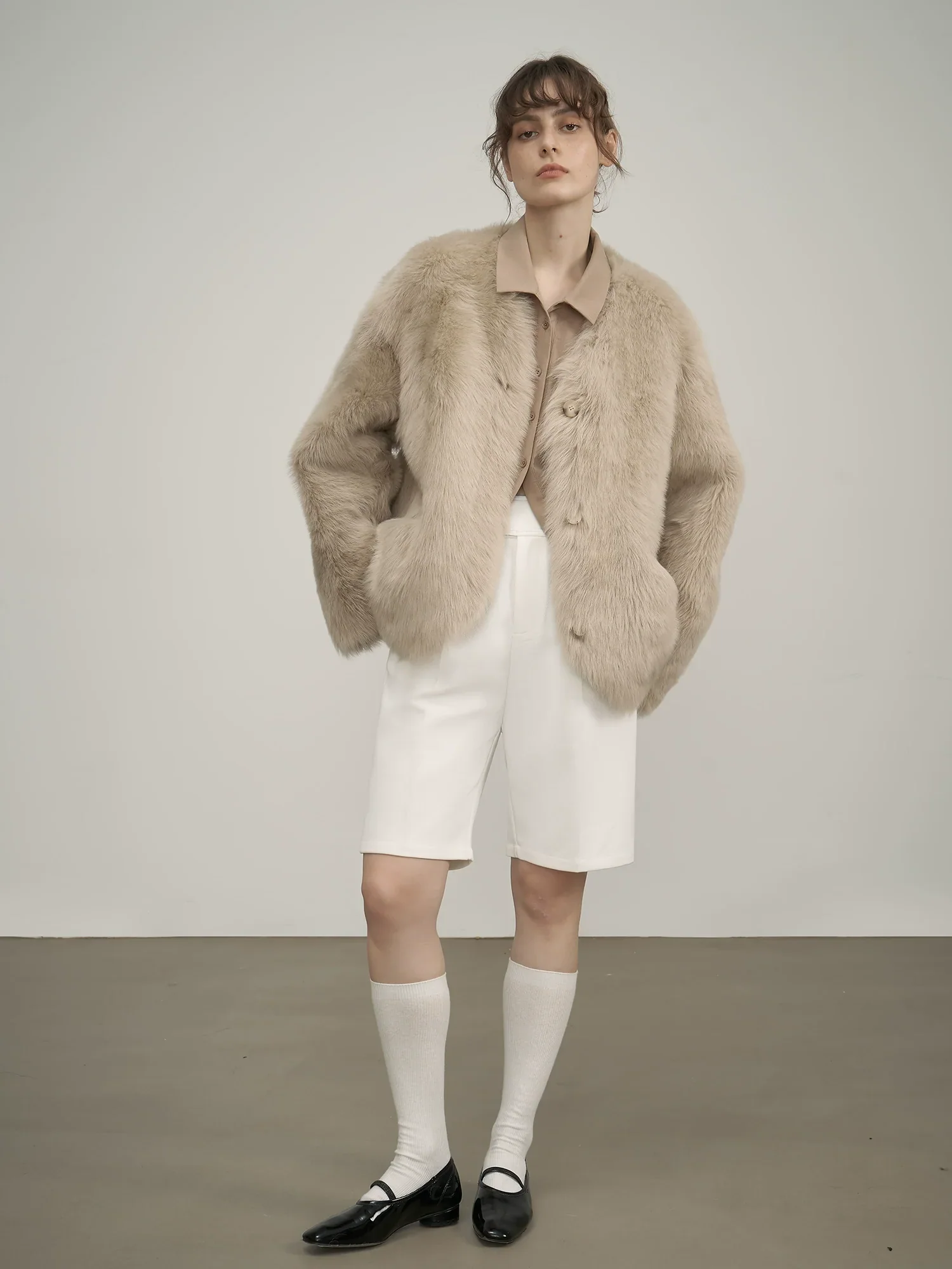 V‑Neck Toscana Shearling Jacket - Image 3