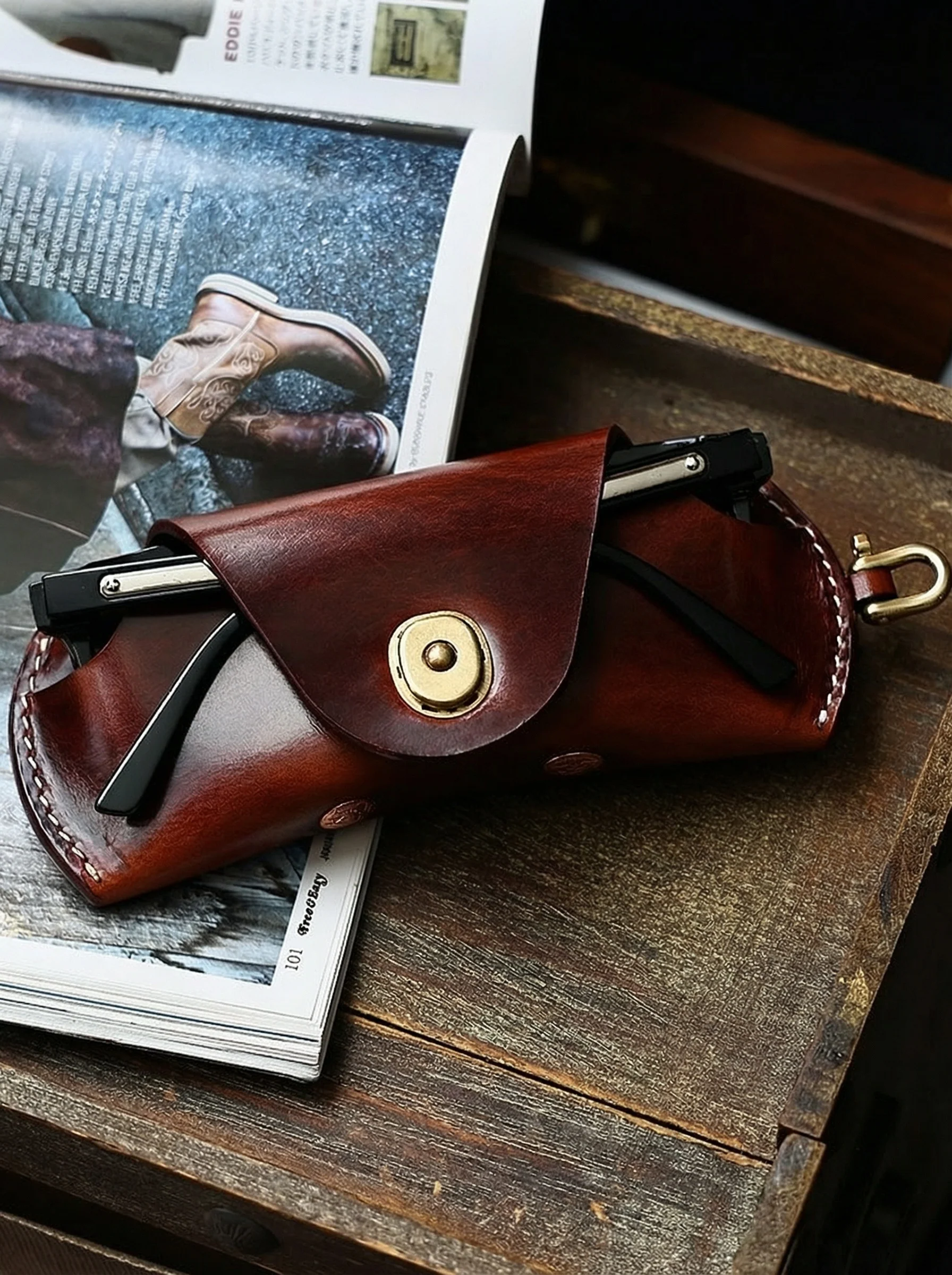 Vegetable-Tanned Cowhide Leather Glasses Case - Image 2