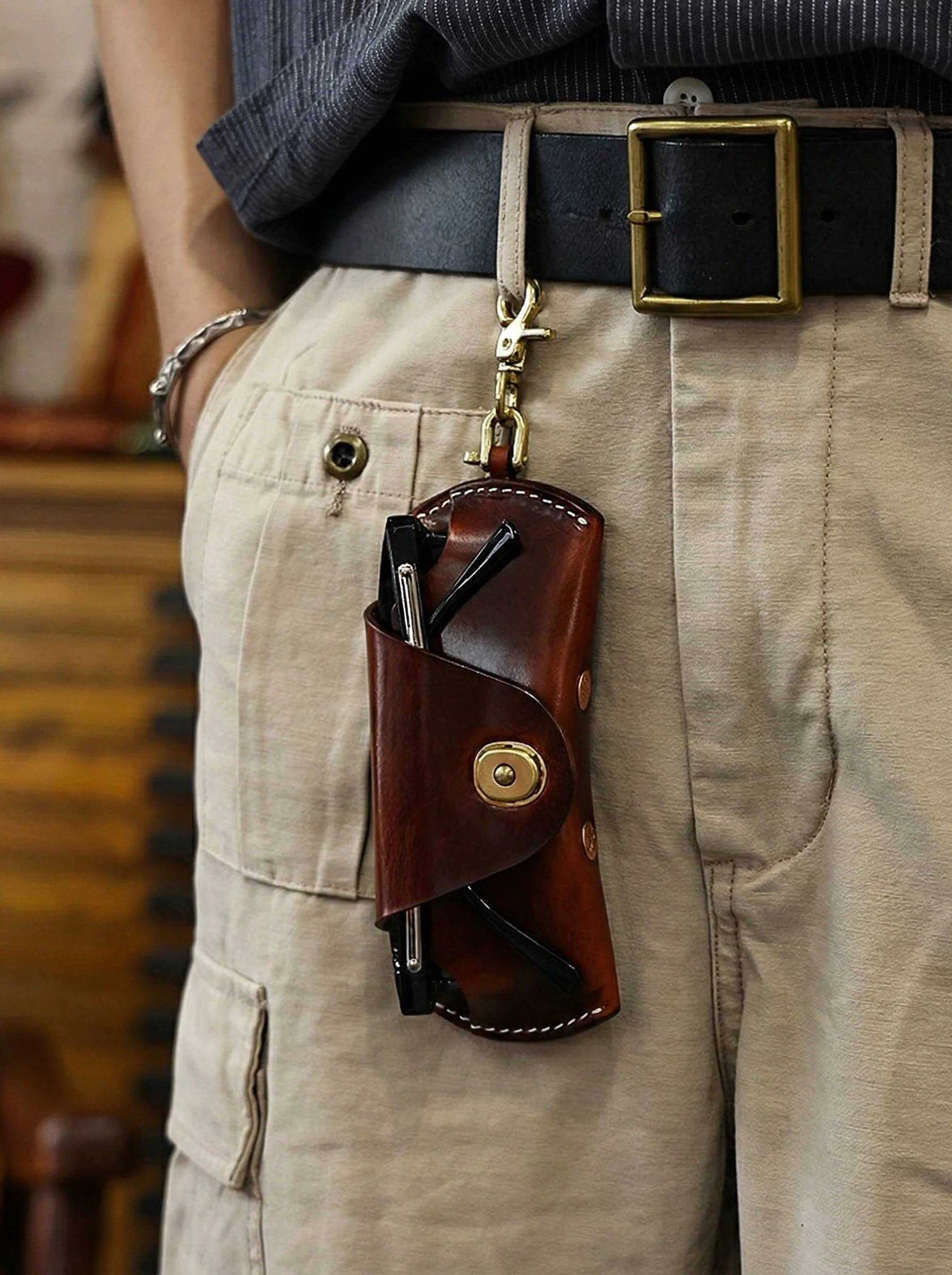 Vegetable-Tanned Cowhide Leather Glasses Case - Image 3