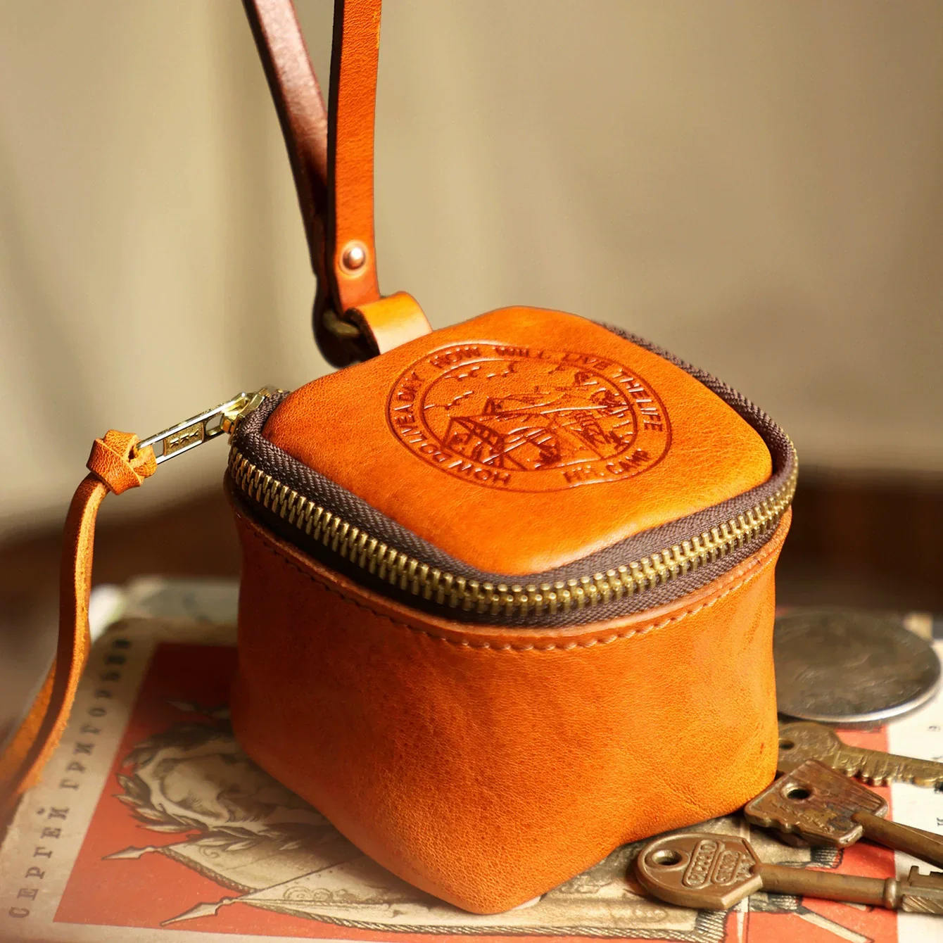 Vegetable-Tanned Leather Bracelet Case - Image 4