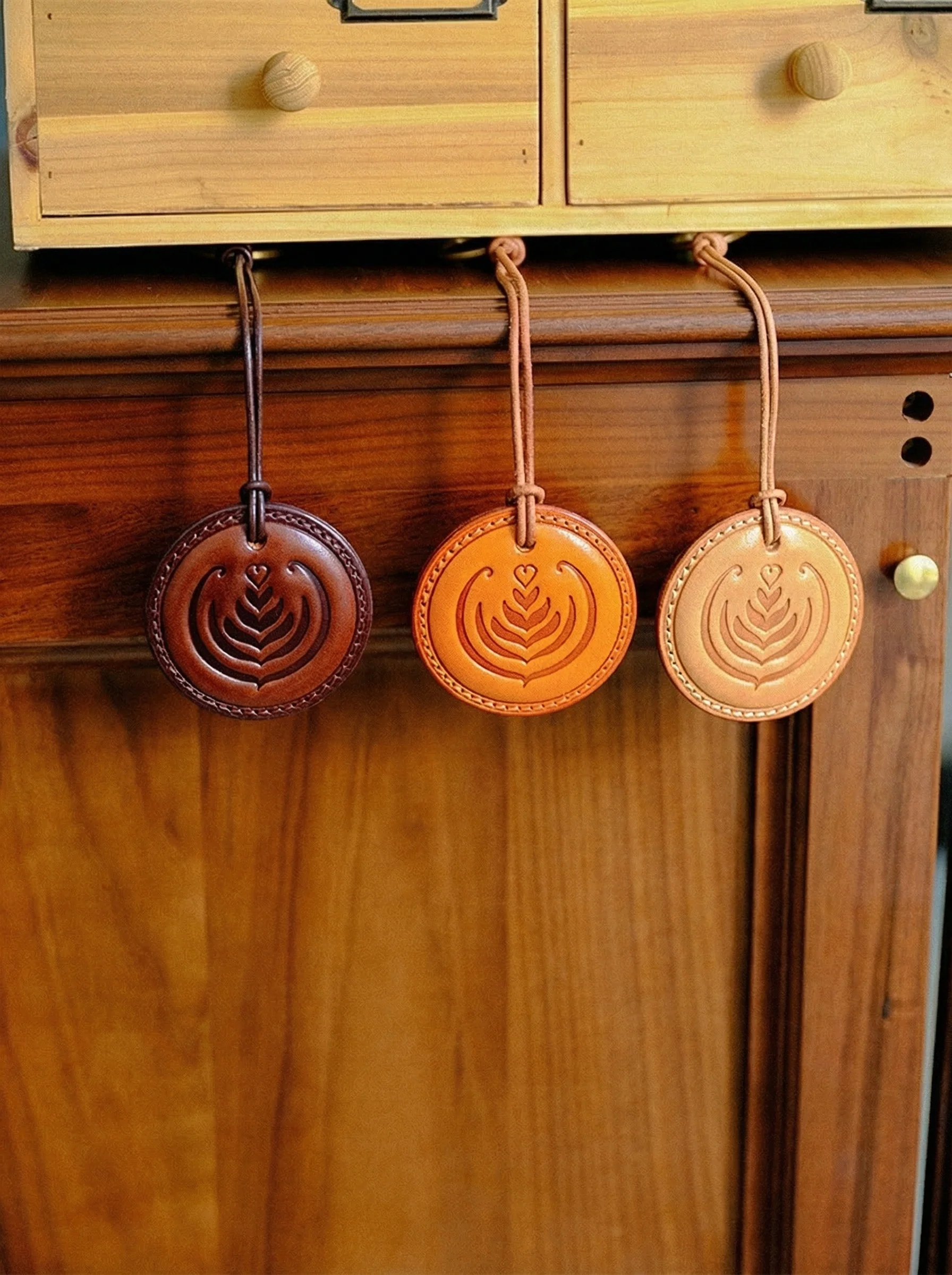 Vegetable-Tanned Leather Keychain - Image 2
