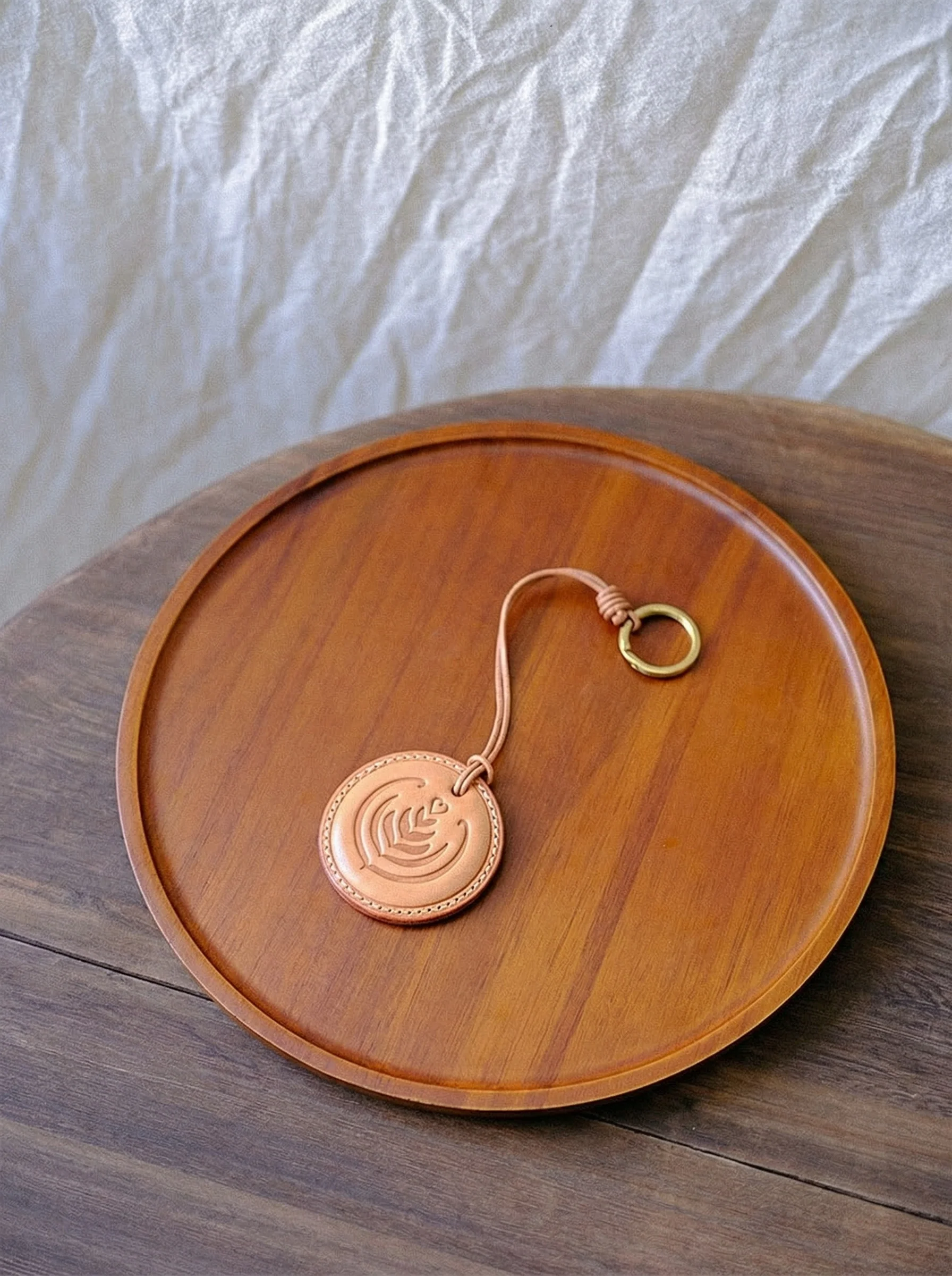 Vegetable-Tanned Leather Keychain - Image 4
