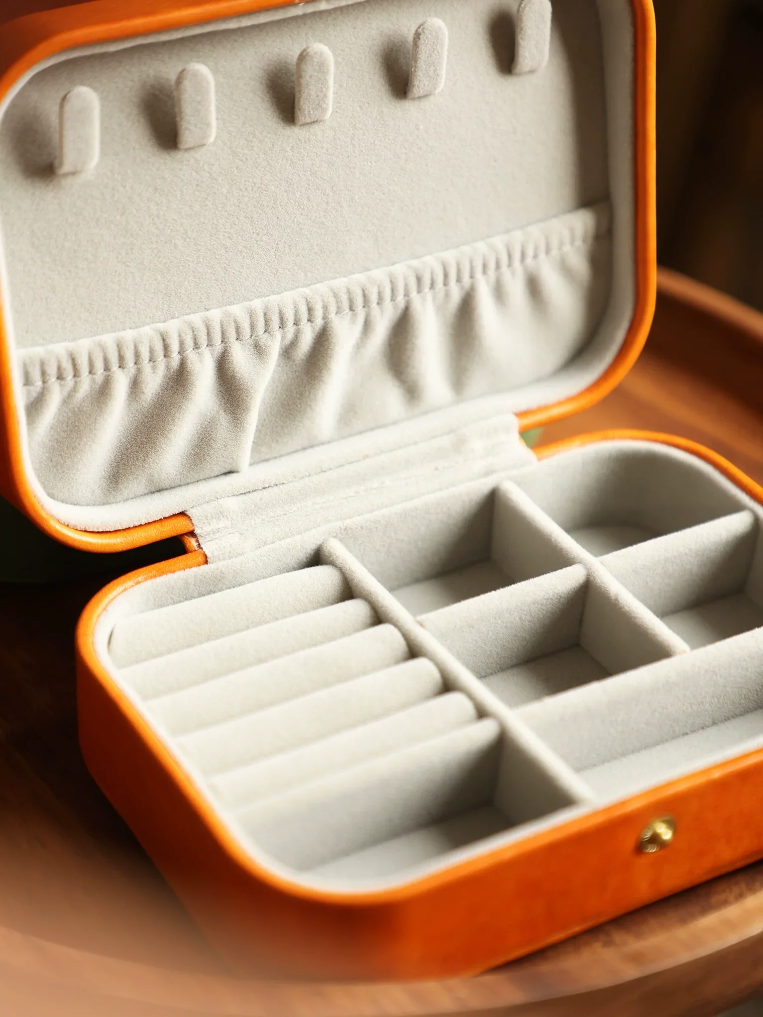 Vegetable-Tanned Leather Travel Jewelry Case - Image 2