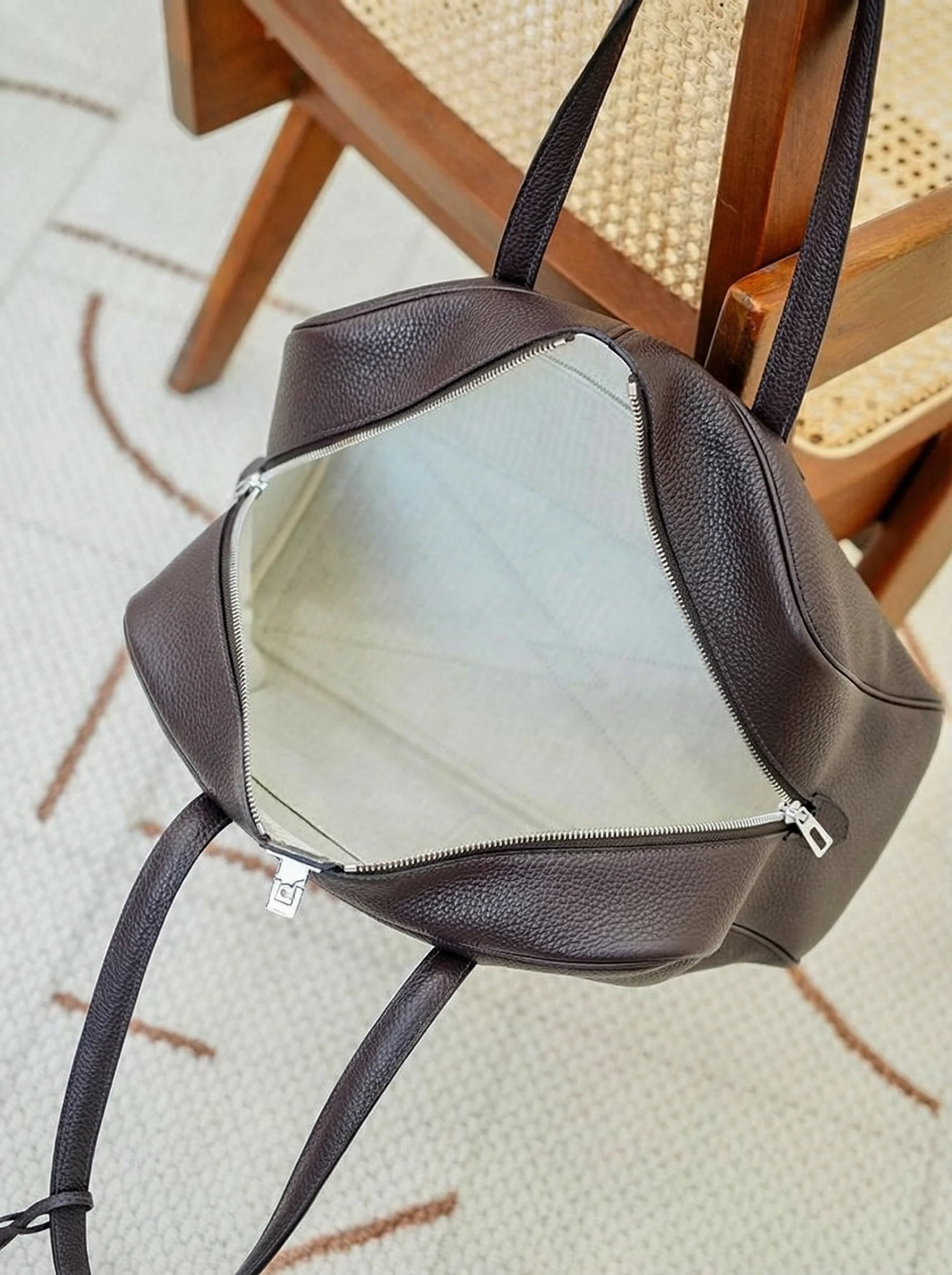 Victoria 35 Pebbled Leather Bowling Bag - Image 5