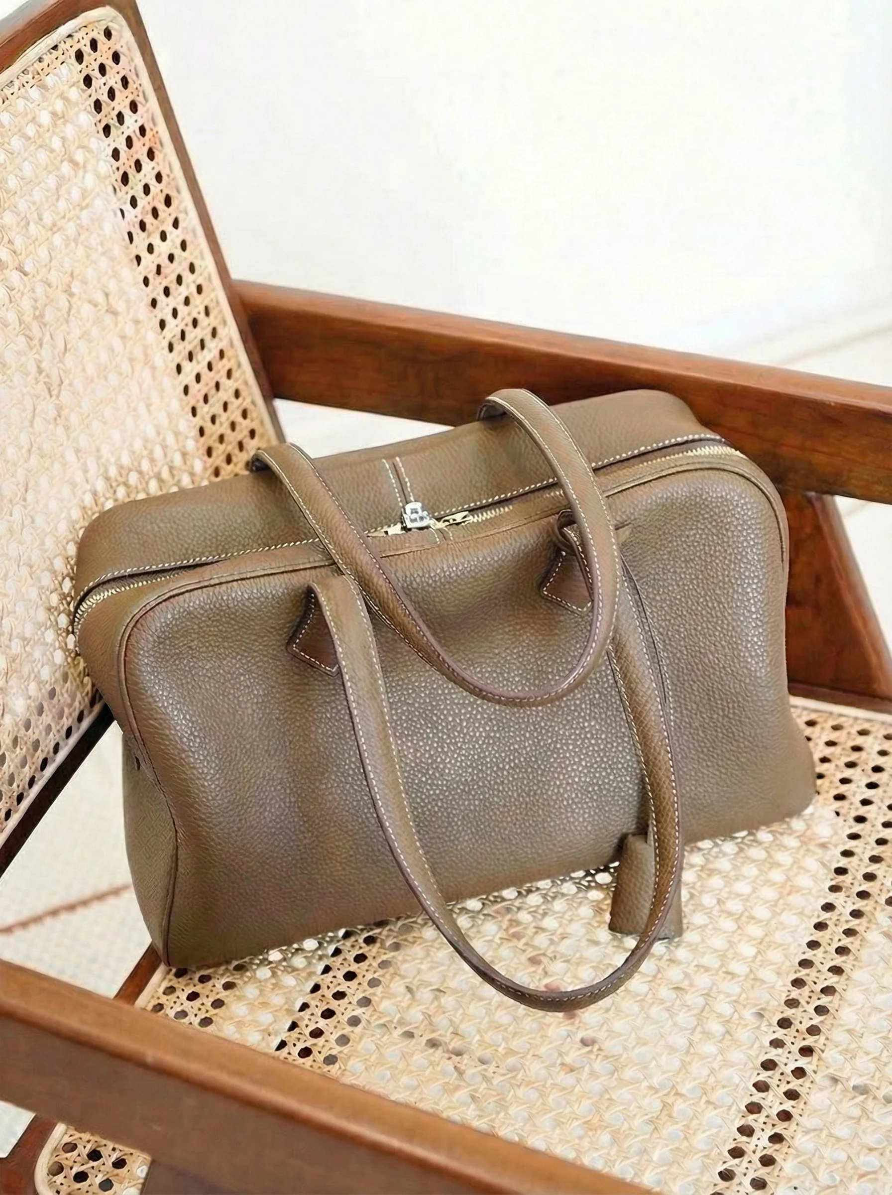 Victoria 35 Pebbled Leather Bowling Bag - Image 7