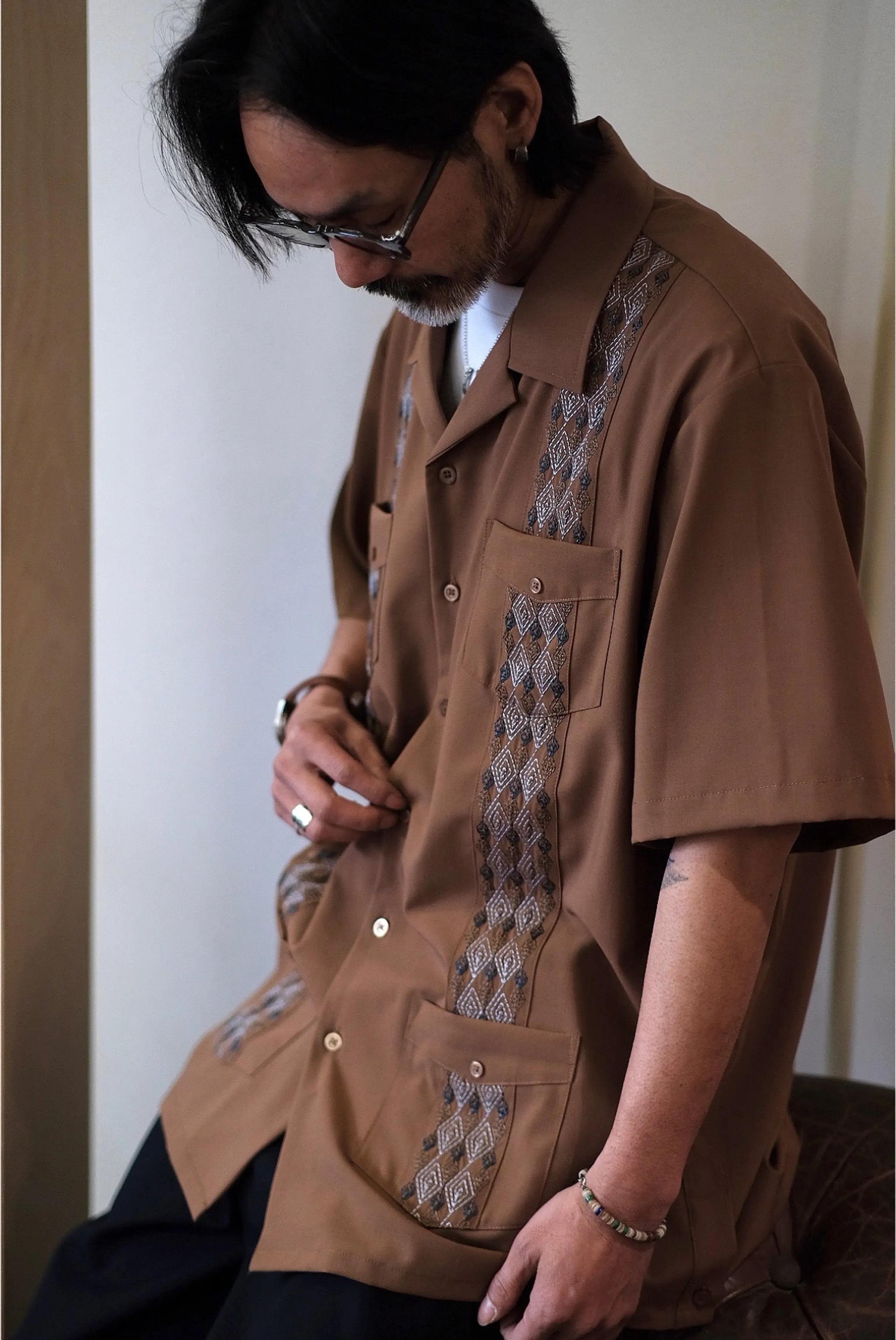 Vintage Embroidered Short-Sleeve Shirt - Image 4