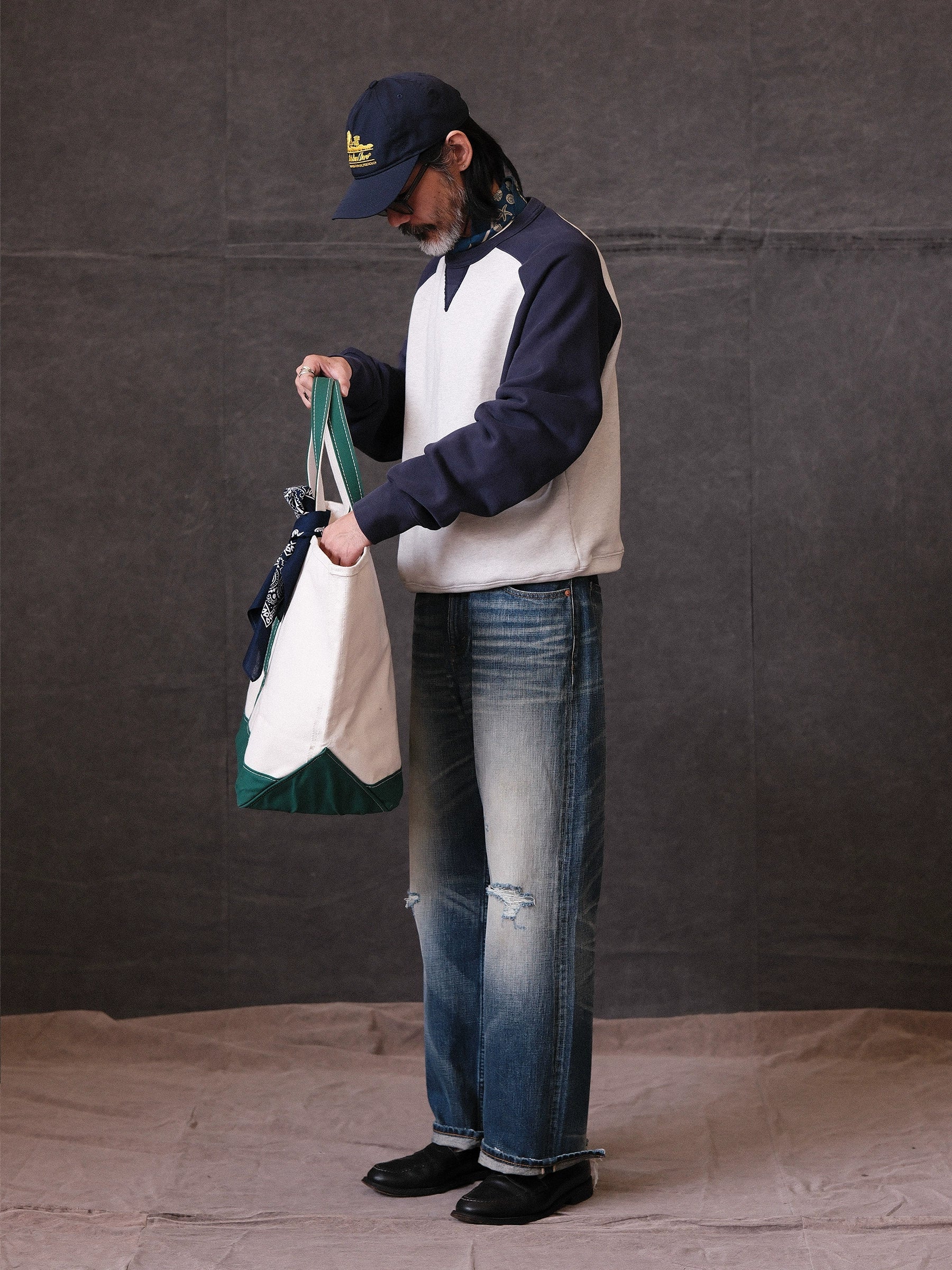 Vintage Retro Pullover Sweatshirt - Image 4