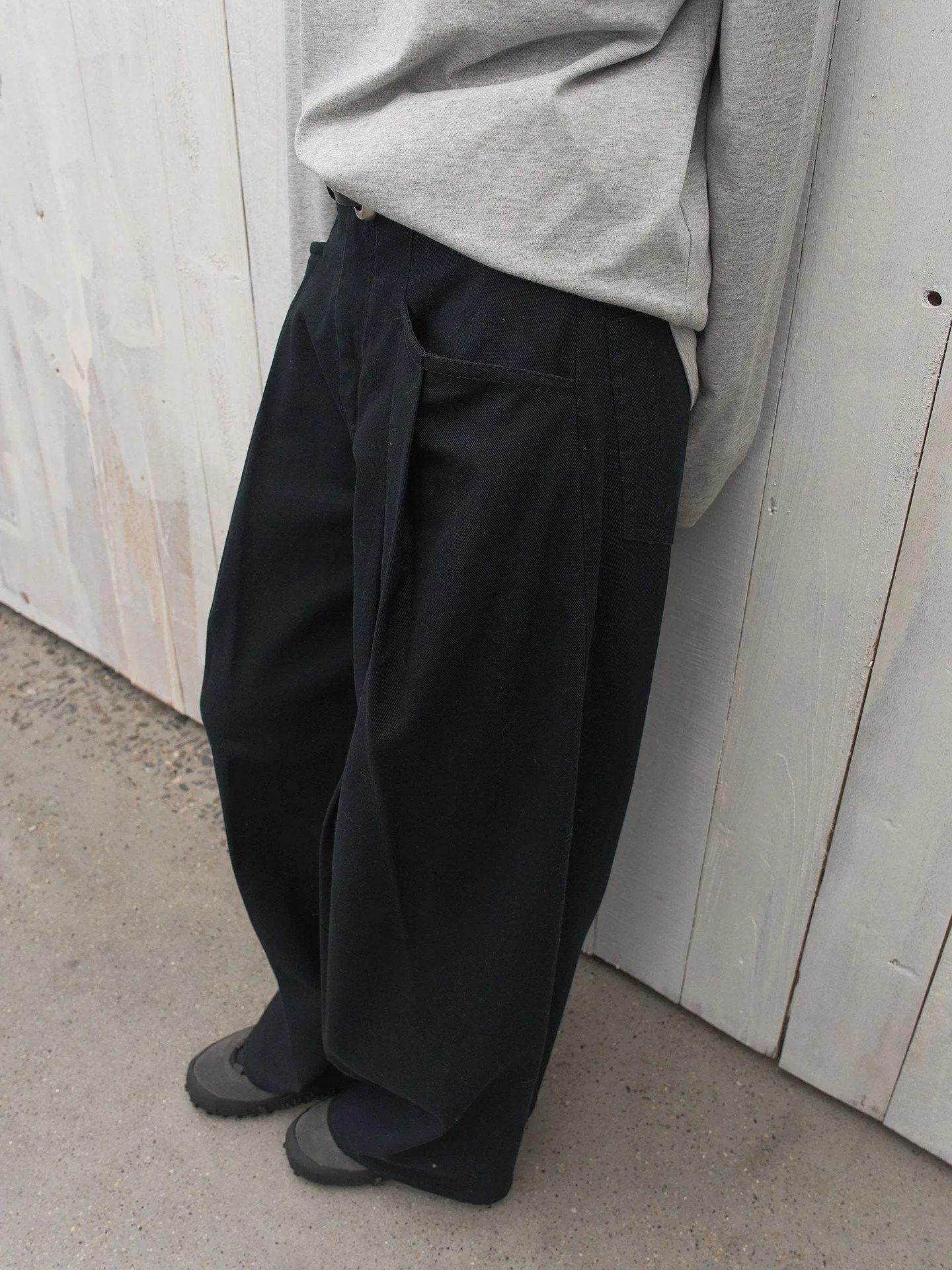 Washed Pleated Trousers - Image 5