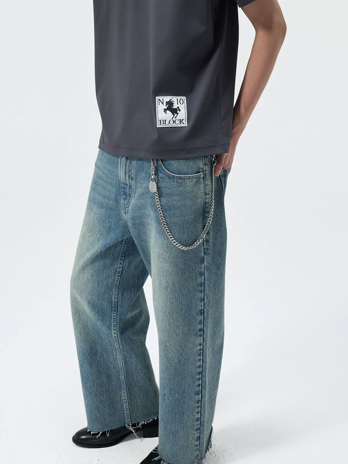 Washed Wide-Leg Jeans - Image 4