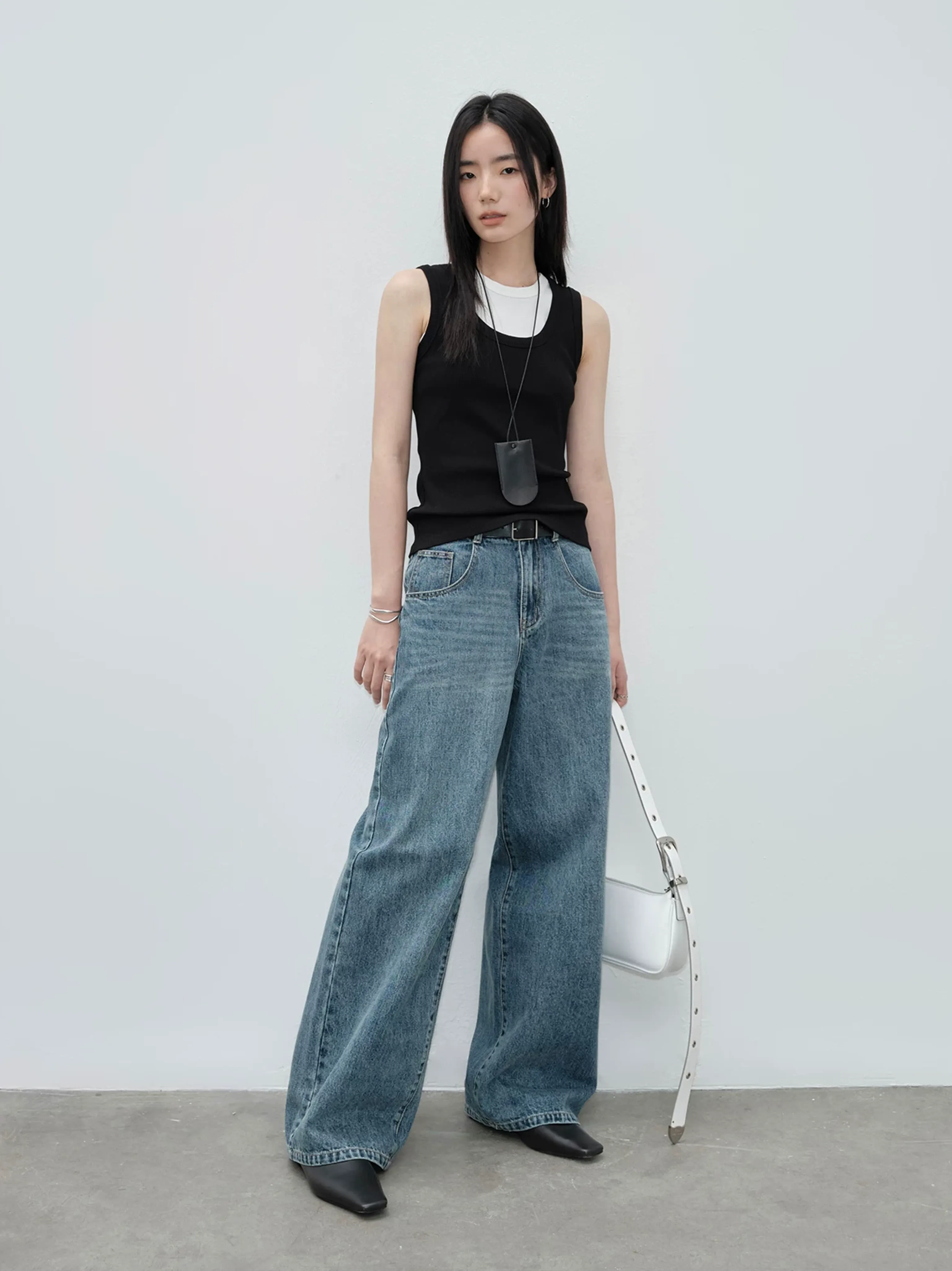 Wide-Leg Denim Jeans - Image 4