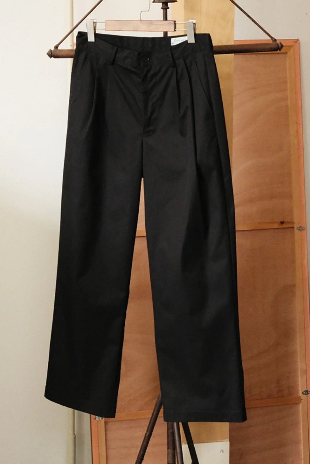 Wide-Leg Pleated Trousers - Image 5