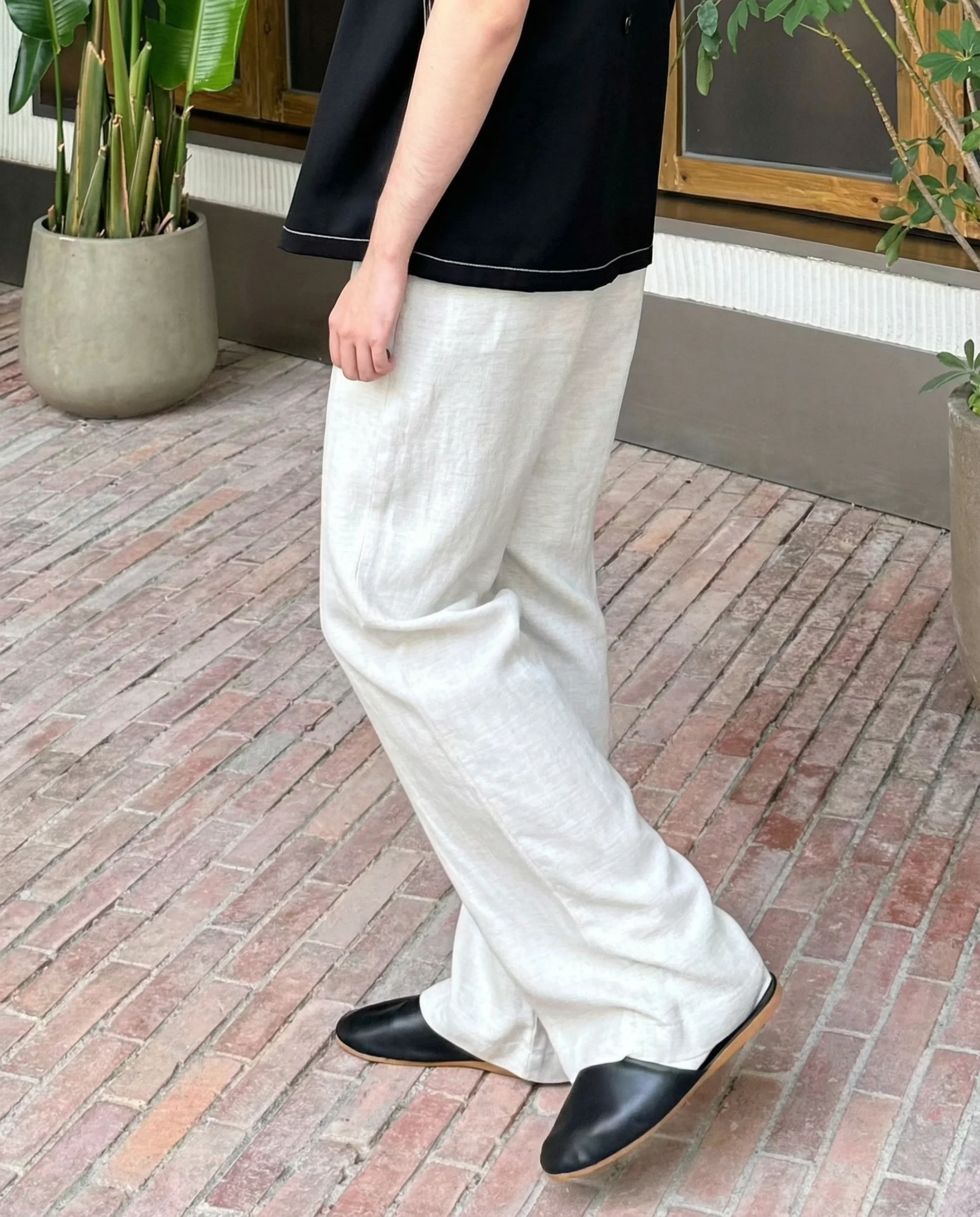 Wide-Leg Pleated Trousers - Image 3