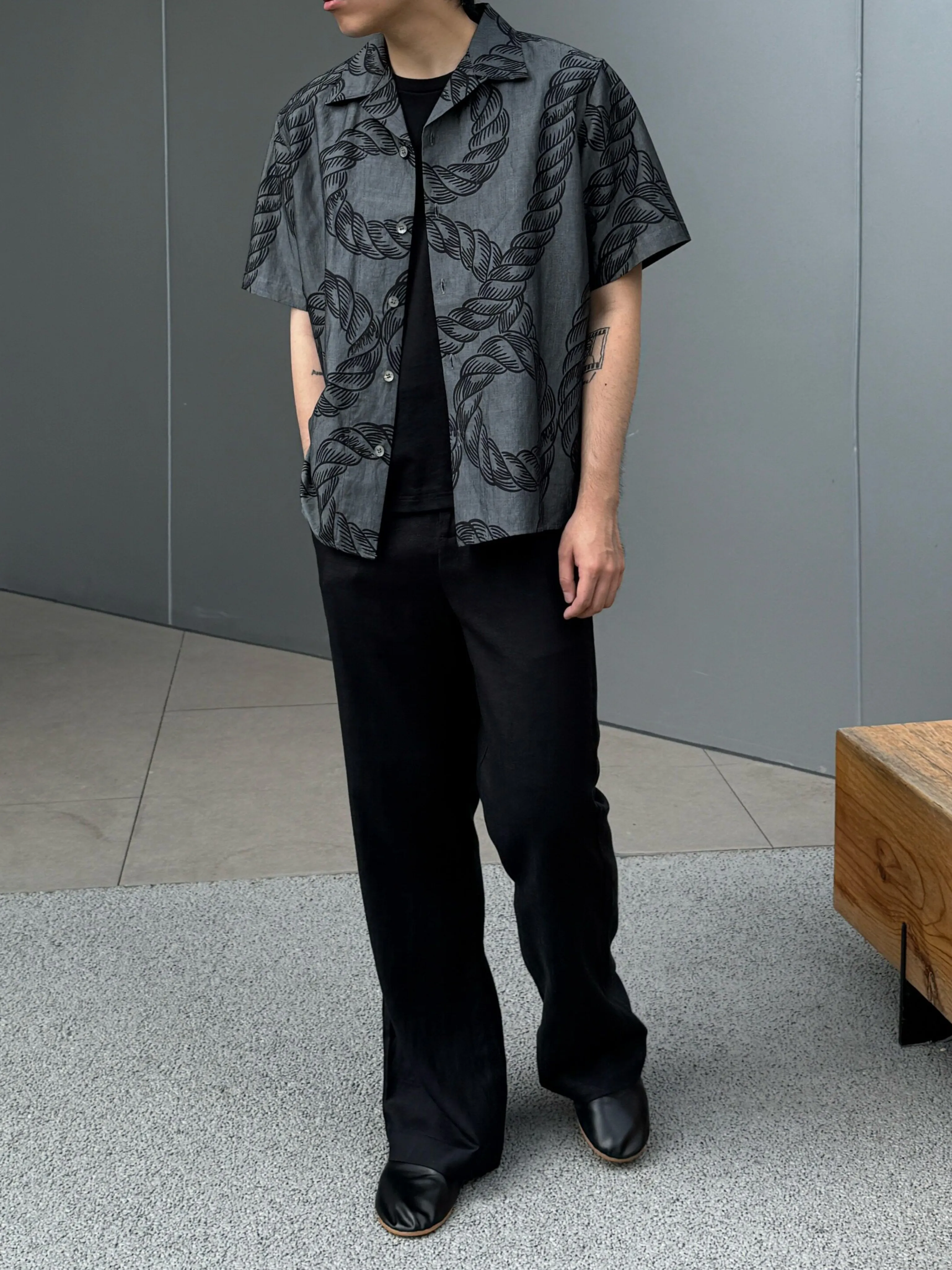 Wide-Leg Pleated Trousers - Image 5