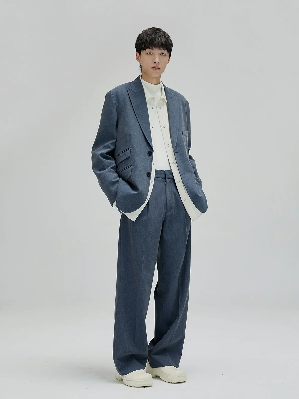 Wide-Leg Pleated Trousers - Image 4