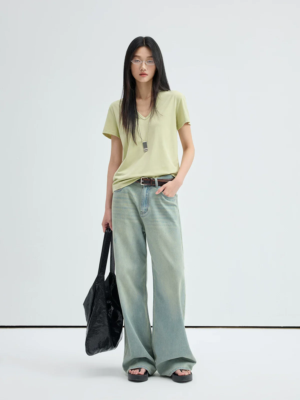 Wide-Leg Washed Jeans - Image 4