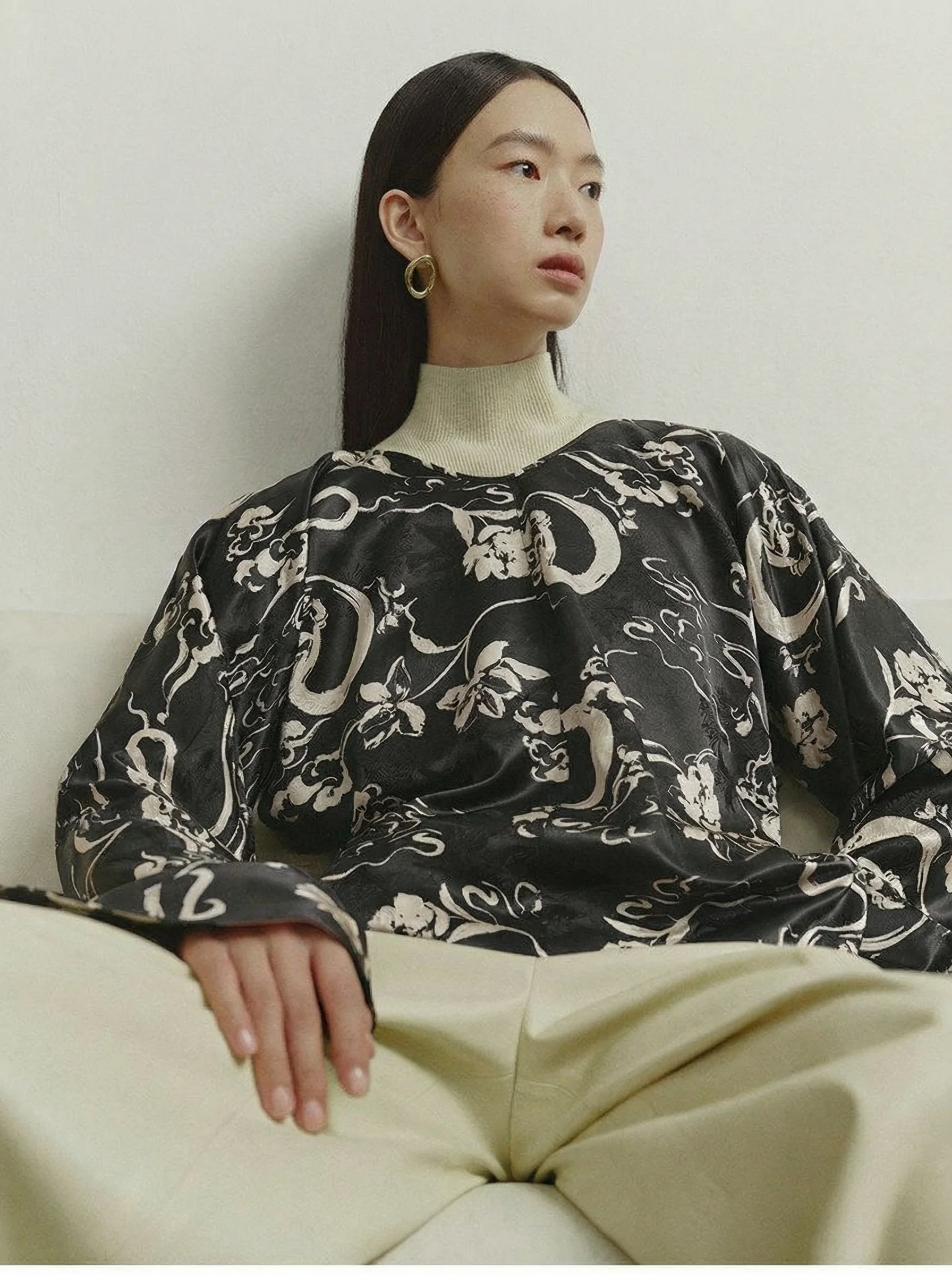Wide-Sleeve Mulberry Silk Blouse - Image 4