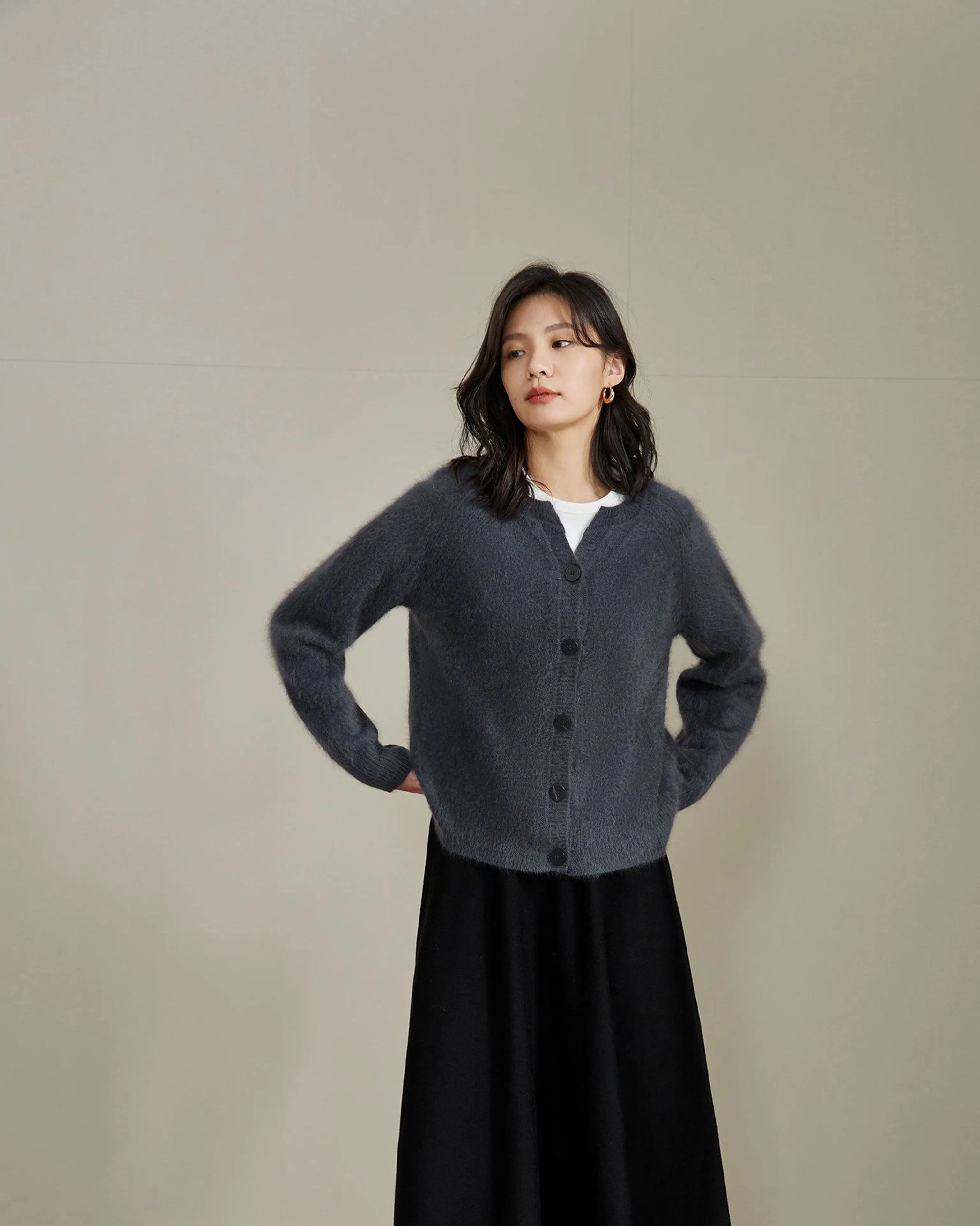 Winter Snow Brushed Cashmere V‑Neck Cardigan - Image 3