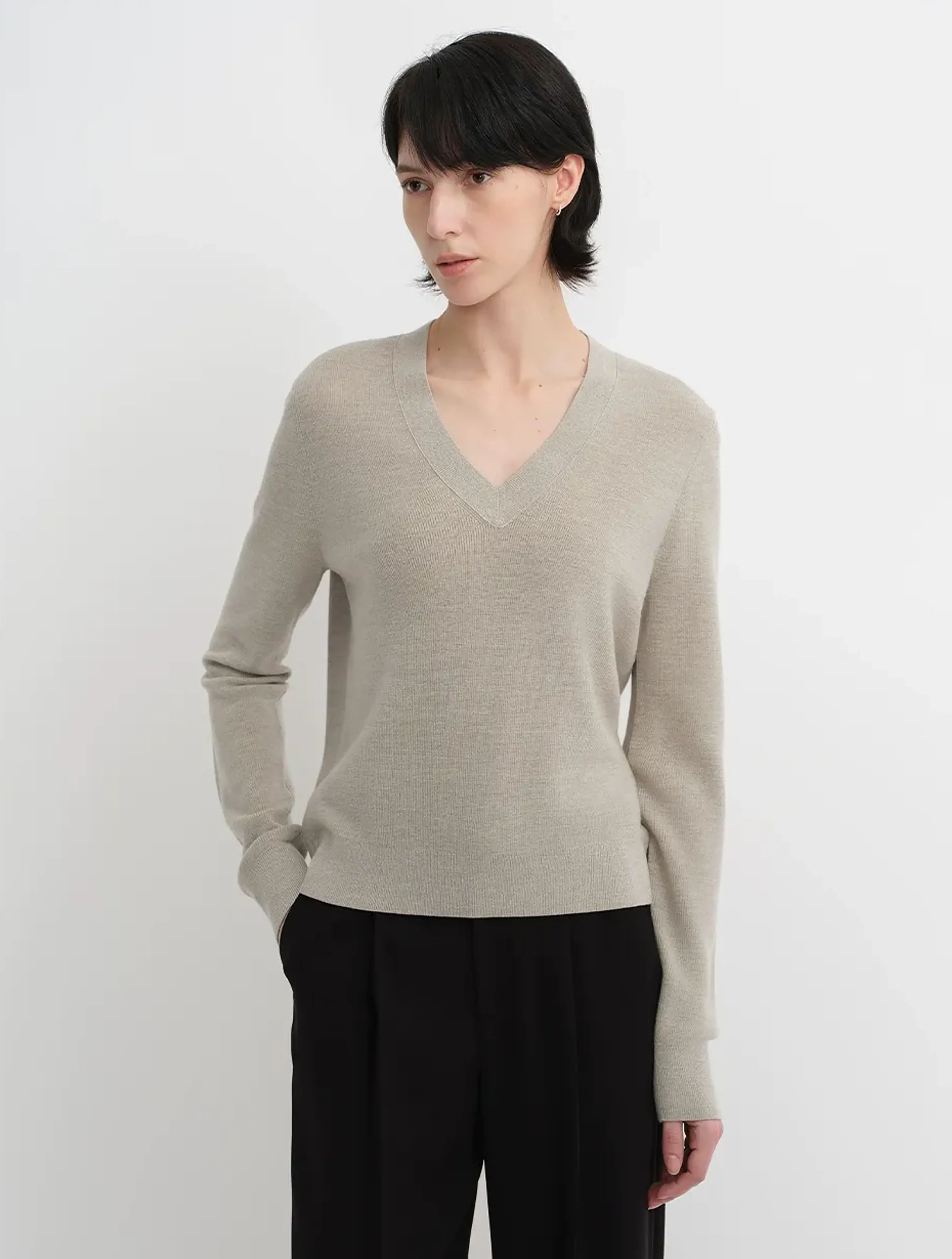 Yangtze V-Neck Sweater - Image 5